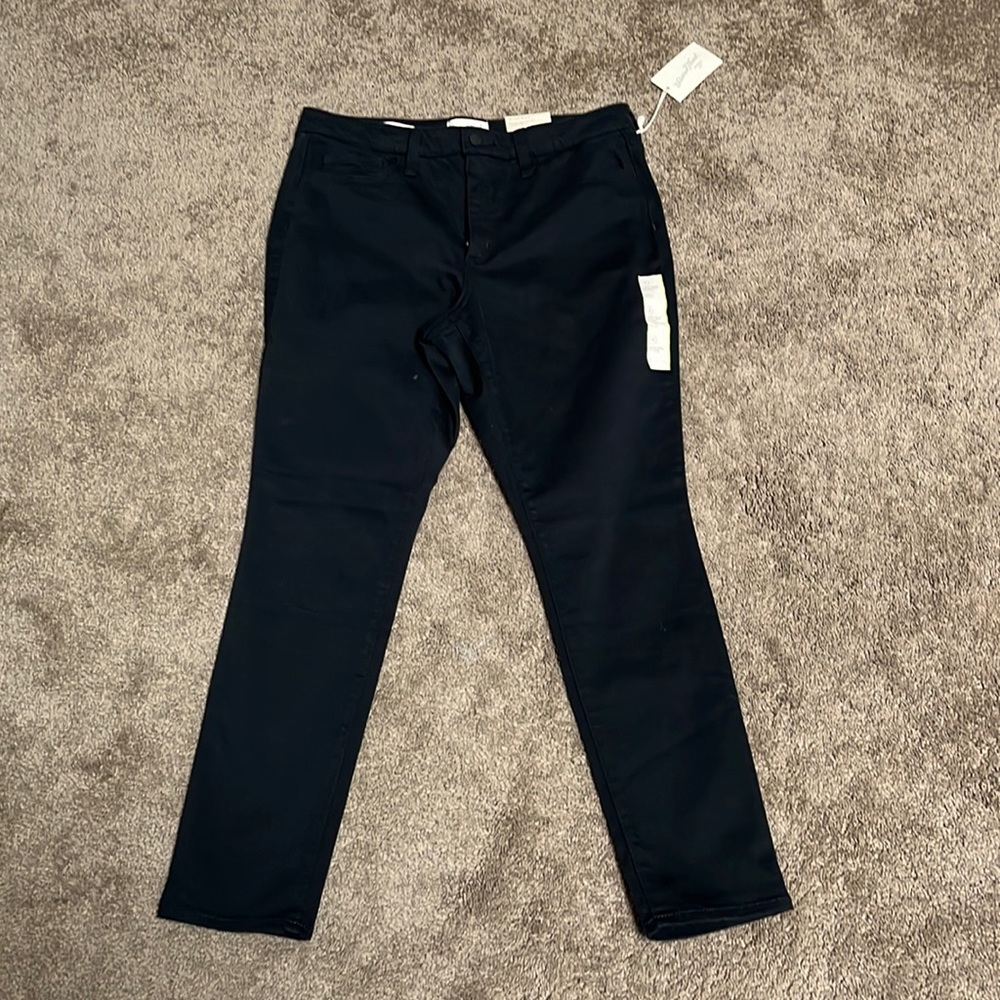 Black size 12 reg. High rise skinny pant.  New with tags.  Universal Thread.